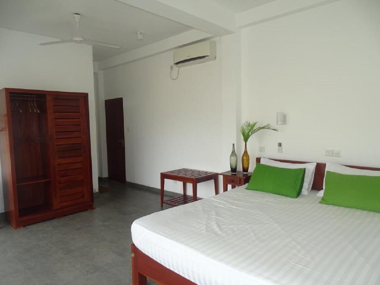 היקדואה Jasmine Garden Beach Guest House מראה חיצוני תמונה