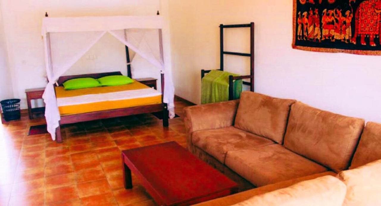 היקדואה Jasmine Garden Beach Guest House מראה חיצוני תמונה
